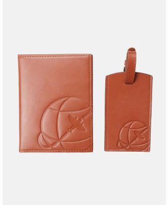 Simon Carter - Passport Holder and Luggage Tag Set - Wallets (TAN) Passport Holder and Luggage Tag Set