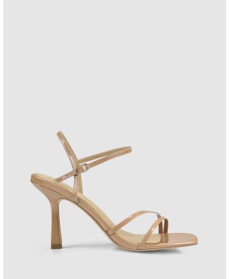 Siren - Speck Strappy Heels - Sandals (Tan Patent Leather) Speck Strappy Heels