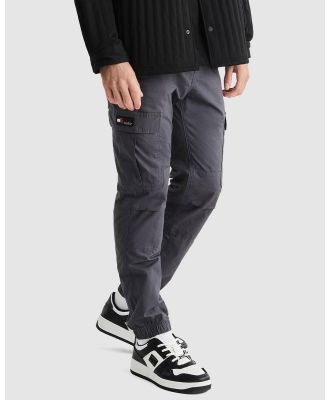 Tommy Jeans - Ethan Cargo Pants - Pants (Washed Black) Ethan Cargo Pants