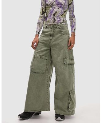 TOPSHOP - Super Wide Washed Skate Cargo Trousers - Pants (Khaki) Super Wide Washed Skate Cargo Trousers