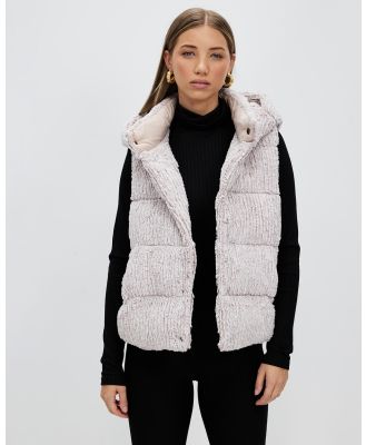 Unreal Fur - Close Knit Puffer Vest - Coats & Jackets (Drizzle Grey) Close Knit Puffer Vest