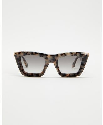 Valley - Soho - Sunglasses (Ivory Tort & Black Gradient) Soho