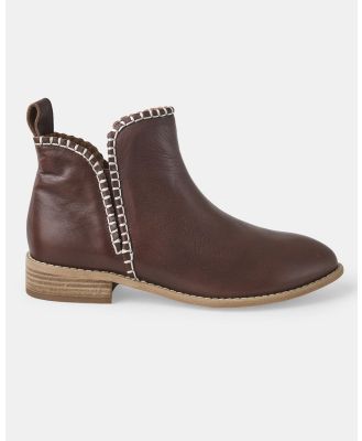 Walnut Melbourne - Douglas Stitch Leather Boot - Boots (Chocolate) Douglas Stitch Leather Boot