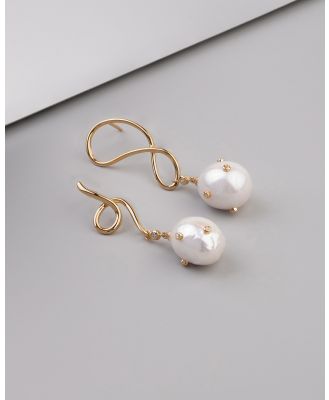 Wanderlust + Co - Gem Pearl Baroque 14K Gold Vermeil Flow Earrings - Jewellery (Gold) Gem Pearl Baroque 14K Gold Vermeil Flow Earrings